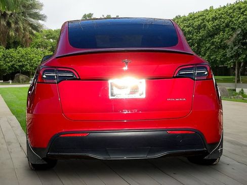 Used 2021 Tesla Model Y Performance image 5