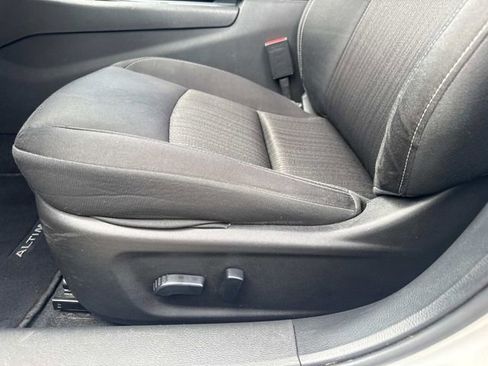 Used 2024 Nissan Altima 2.5 SV FWD image 24