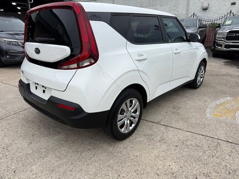 Used 2021 Kia Soul LX FWD image 4