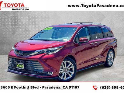Used 2023 Toyota Sienna Platinum