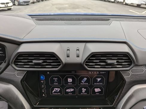 Used 2021 Lamborghini Urus AWD/4WD image 21