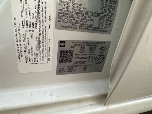 Used 2023 Chevrolet Silverado 1500 Custom w/ LPO, Dark Essentials Package image 9