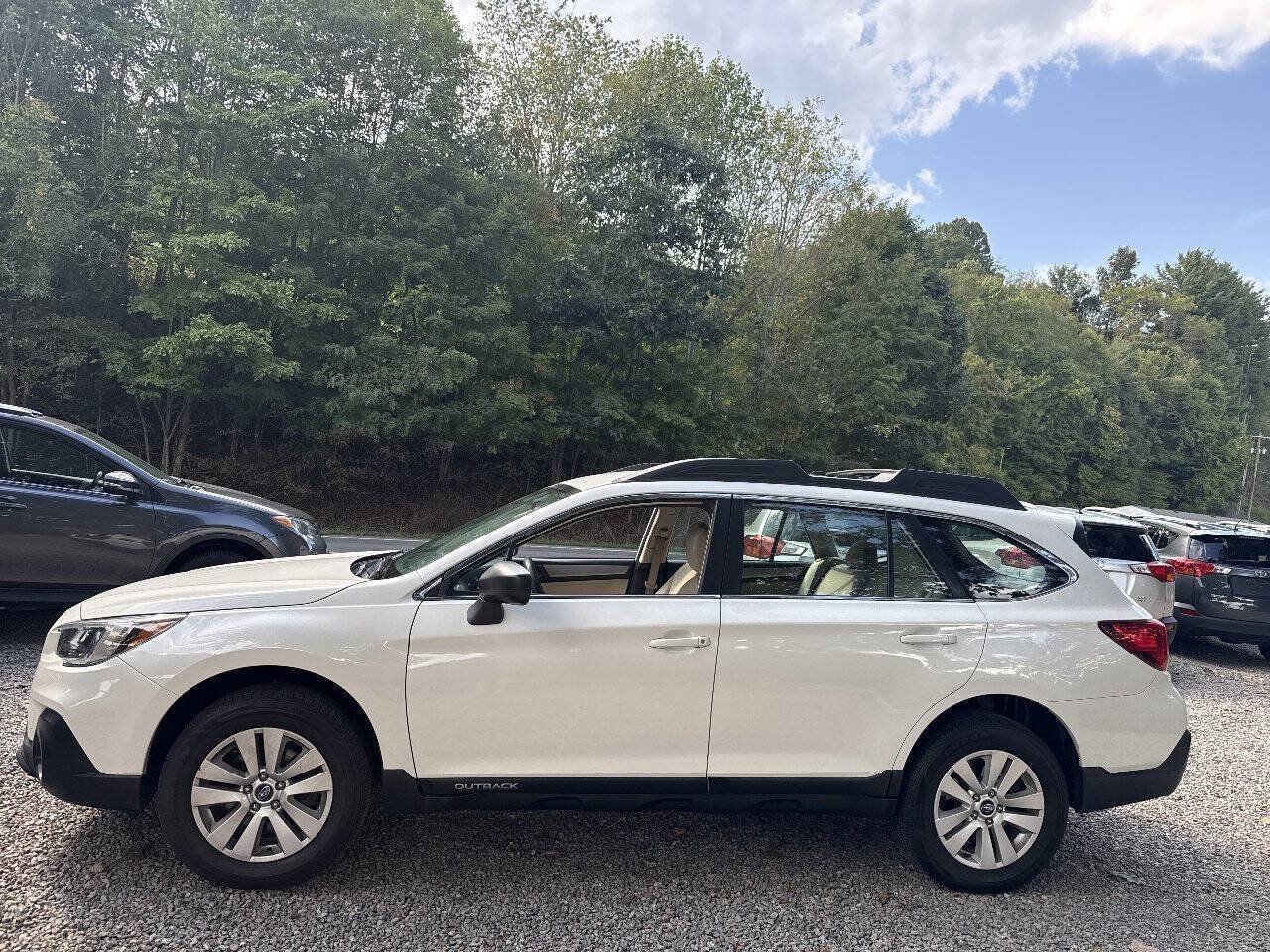 Used 2018 Subaru Outback 2.5i AWD/4WD image 2