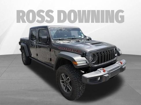 Used 2025 Jeep Gladiator Mojave w/ Convenience Group AWD/4WD image 3