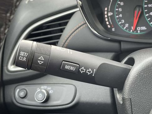 Certified 2022 Chevrolet Trax LT w/ Midnight Edition image 29