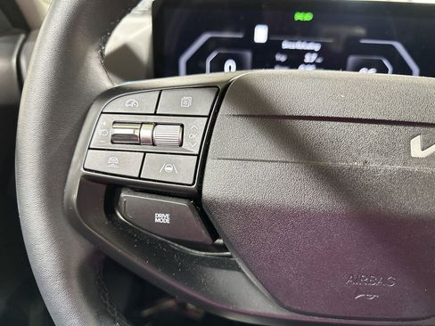 Used 2025 Kia K4 EX image 29