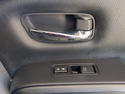 Used 2021 Nissan Titan PRO-4X w/ Pro-4x Convenience Package image 22