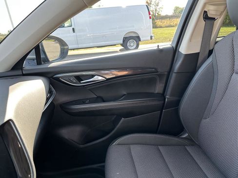 Used 2022 Buick Envision Preferred image 35