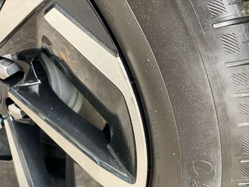 Used 2024 Chevrolet Equinox EV LT AWD/4WD image 28
