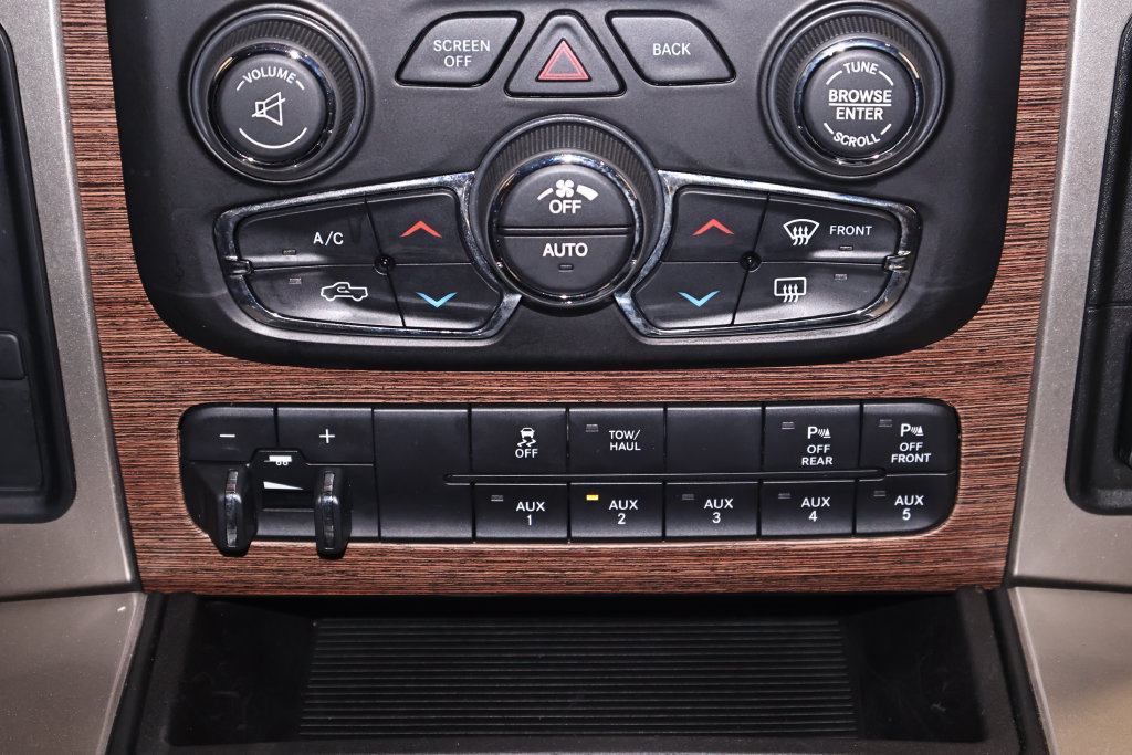Used 2018 RAM 2500 Laramie w/ Convenience Group AWD/4WD image 30