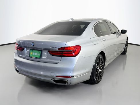 Used 2017 BMW 750i xDrive AWD/4WD image 10