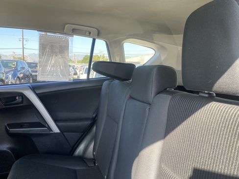 Used 2018 Toyota RAV4 LE w/ Cargo Management Package FWD image 20