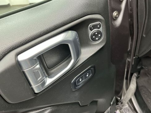 Used 2021 Jeep Wrangler Unlimited Sport AWD/4WD image 7