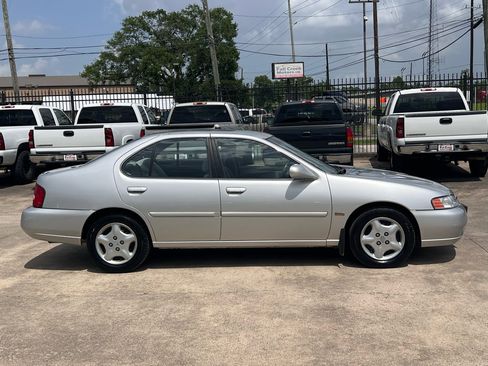 Used 2001 Nissan Altima GXE image 7