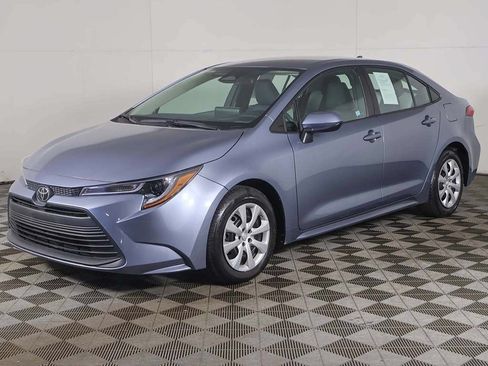 Used 2023 Toyota Corolla LE FWD image 5