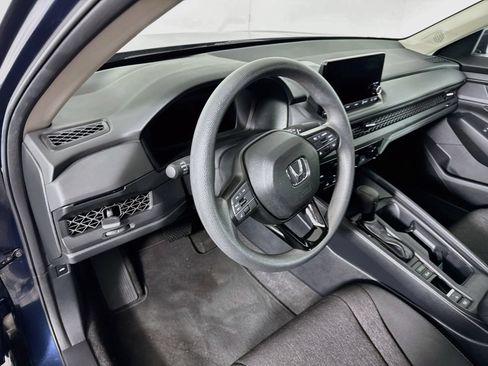 Used 2023 Honda Accord EX image 9