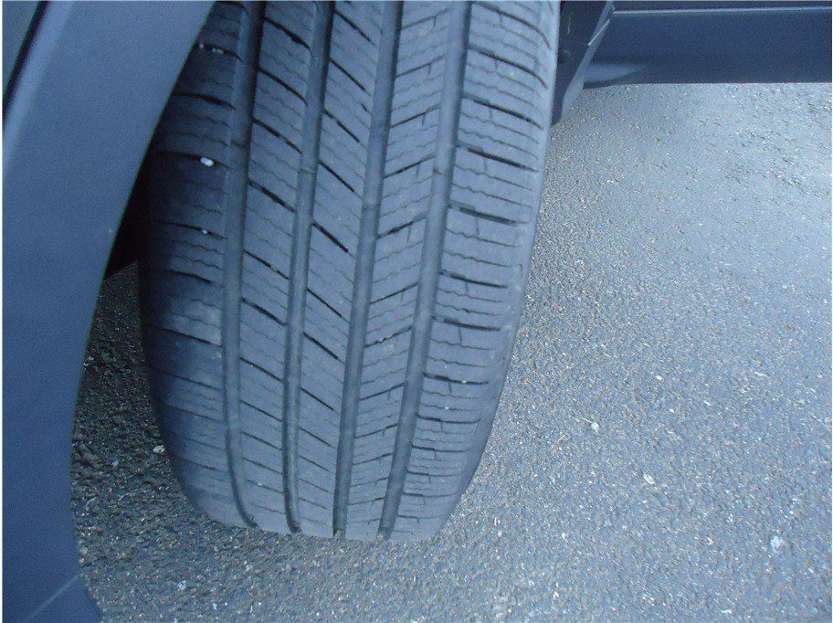 Used 2016 Ford Escape SE w/ SE Leather Comfort Package FWD image 31