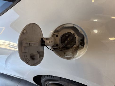 Used 2019 Hyundai Veloster 2.0 image 11