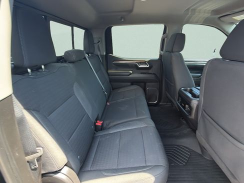 Used 2022 Chevrolet Silverado 1500 LT Trail Boss w/ Convenience Package II AWD/4WD image 12