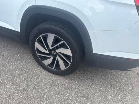 Used 2024 Volkswagen Atlas SE AWD/4WD image 7