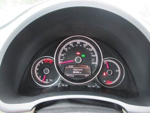 Used 2019 Volkswagen Beetle 2.0T FWD image 7