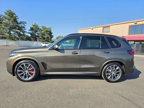 New 2026 BMW X5 xDrive50e w/ M Sport Package AWD/4WD image 3