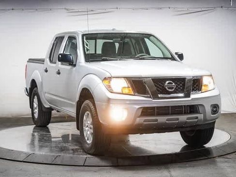 Used 2017 Nissan Frontier SV w/ SV Value Truck Package image 5