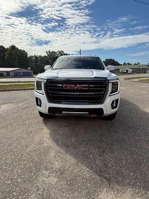 Used 2022 GMC Yukon AT4 w/ Technology Package AWD/4WD image 2