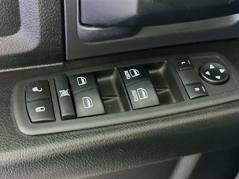 Used 2019 RAM 1500 Express w/ Express Value Package AWD/4WD image 18