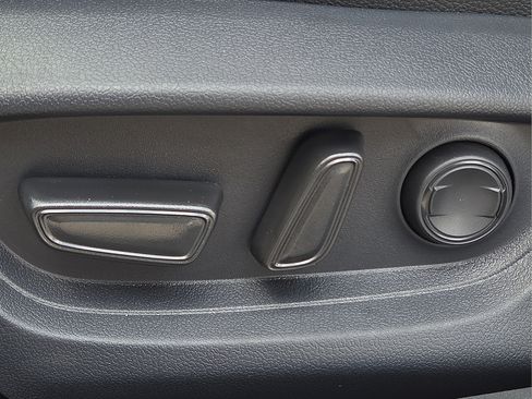 New 2026 Toyota Camry SE FWD image 19
