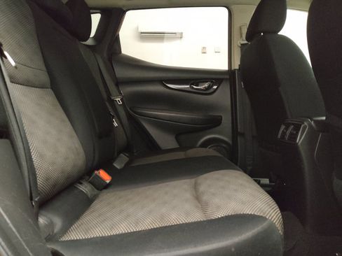 Used 2022 Nissan Rogue Sport SV FWD image 19