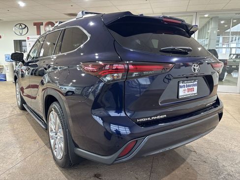 New 2026 Toyota Highlander Limited image 8