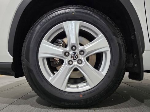 Used 2023 Toyota Highlander L FWD image 22