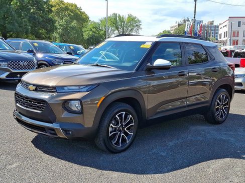 Used 2021 Chevrolet TrailBlazer ACTIV w/ Sun and Liftgate Package image 3