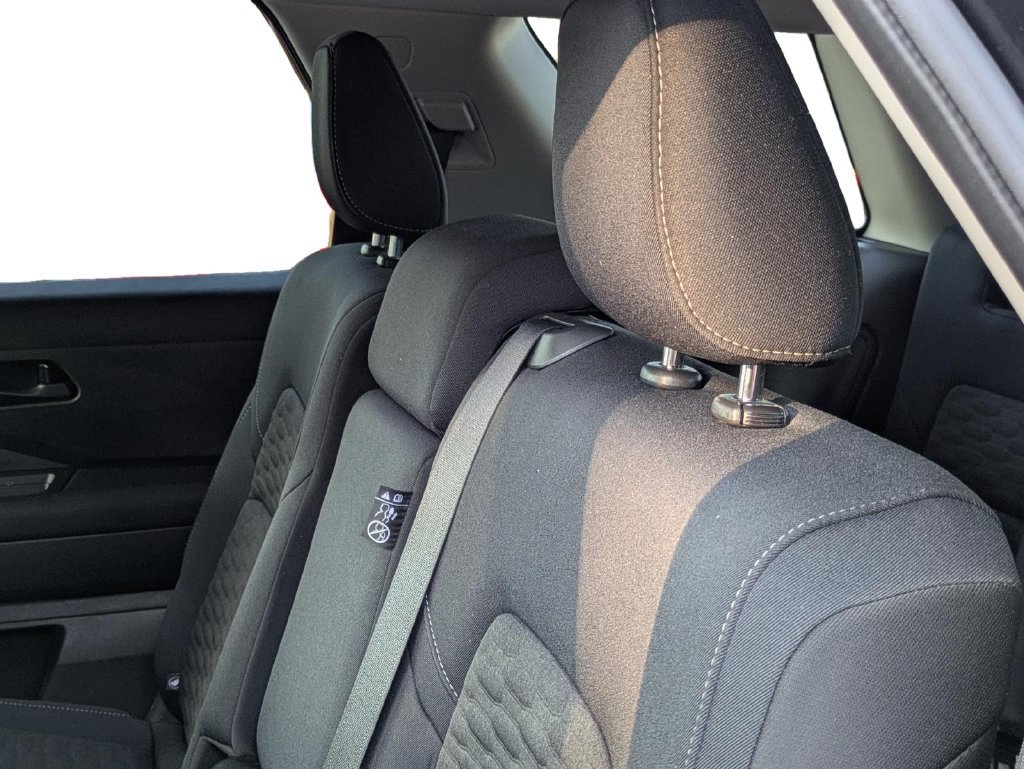Used 2025 Nissan Pathfinder SV w/ Cargo Package FWD image 16