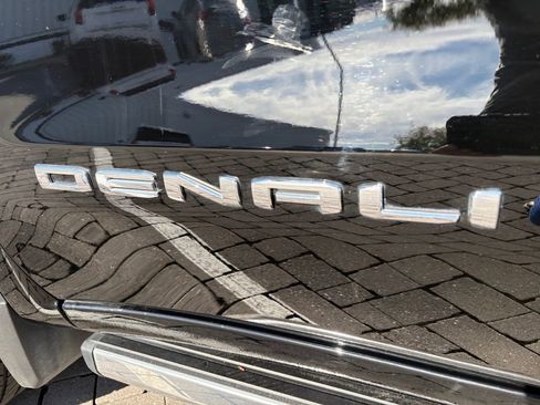 Certified 2024 GMC Sierra 1500 Denali image 13
