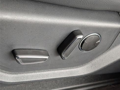 Used 2023 Ford Expedition Limited image 23