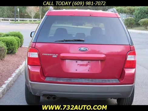 Used 2005 Ford Freestyle SE image 8