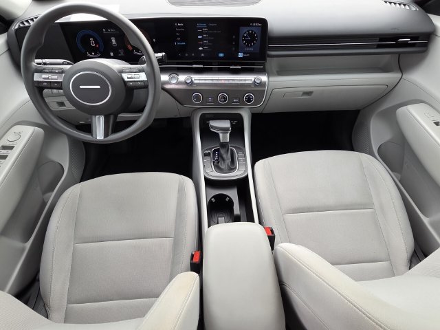 Used 2025 Hyundai Kona SE FWD image 11