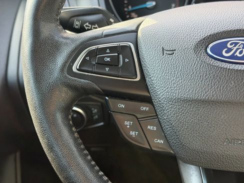 Used 2017 Ford Focus Titanium w/ Titanium Technology Package FWD image 32