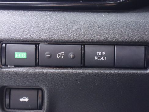 Used 2023 Nissan Sentra SV w/ SV Premium Package FWD image 10
