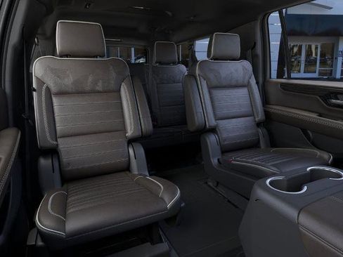 New 2026 GMC Yukon XL Denali Ultimate w/ LPO, Floor Liner Package AWD/4WD image 17