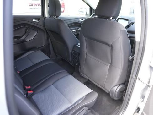 Used 2019 Ford Escape SE image 14