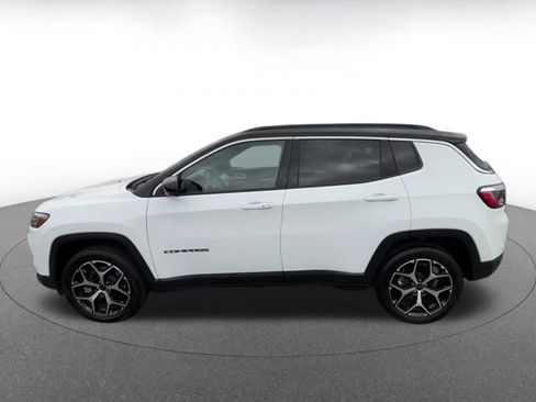 Used 2025 Jeep Compass Limited AWD/4WD image 9