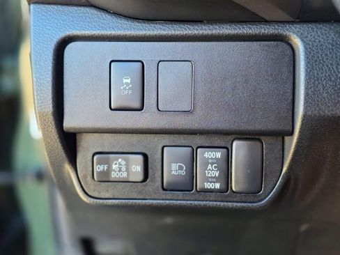 Used 2022 Toyota Tacoma TRD Off-Road image 39