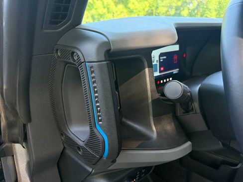 Used 2024 Ford Bronco Black Diamond image 9