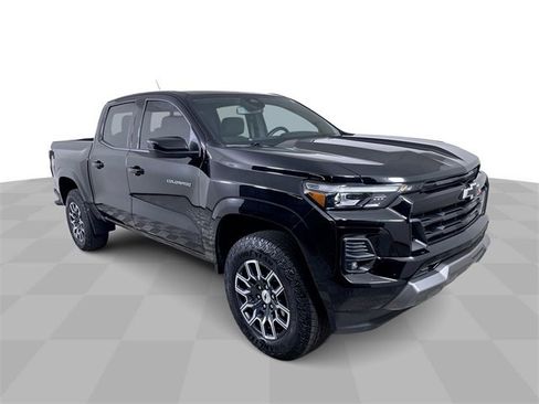 Used 2024 Chevrolet Colorado Z71 w/ Z71 Convenience Package 2 image 2