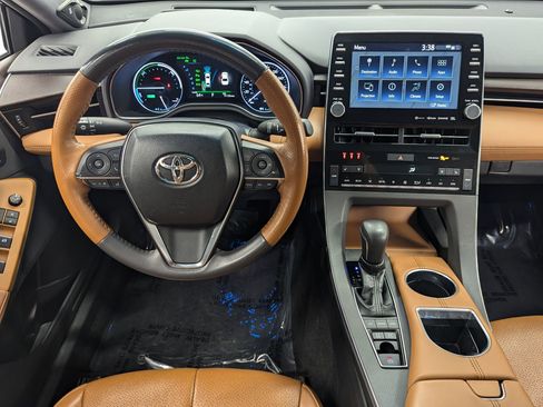 Used 2019 Toyota Avalon Limited image 22