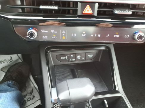 Used 2025 Kia K5 GT-Line w/ GT-Line Premium Package AWD/4WD image 12