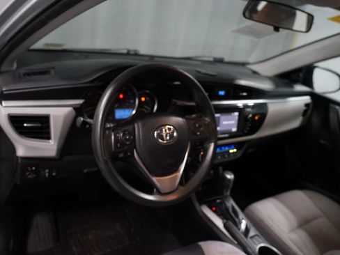 Used 2014 Toyota Corolla LE FWD image 7